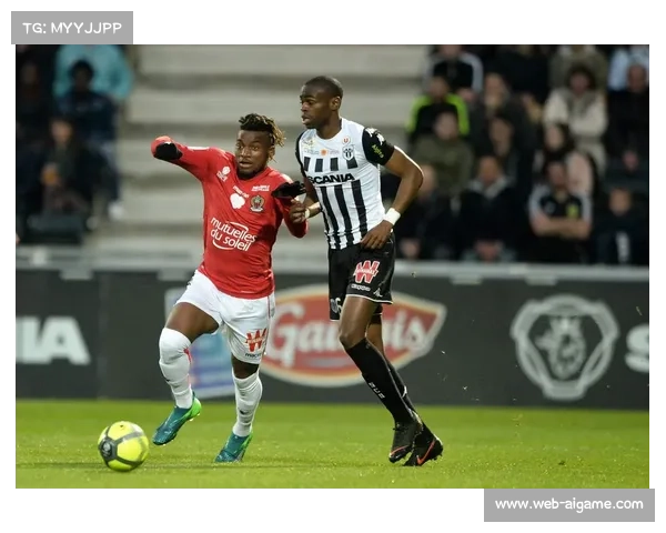 昂热1-0客胜尼斯，贝尔克迪姆制胜球送对手各项赛事七连败