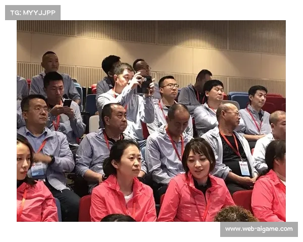 德官员与医务室老师友谊赛，观众头随球转成趣景